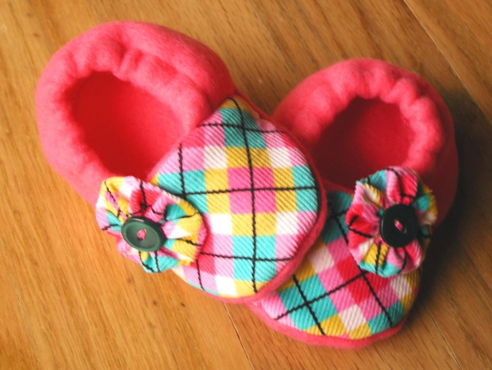 Toddler Size - Pink Argyle With Button Flowers Fleece Baby Booties With Non-slip Soles