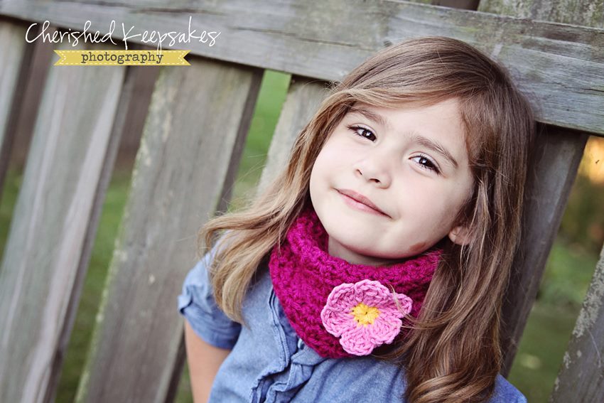 Little Girls - Crochet Cowl - Neckwarmer - Scarf - Magenta With Pink Flower
