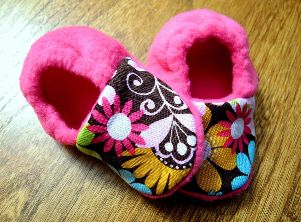 Toddler Size - Pretty Paisley - Pink Fleece Baby Booties With Non-slip Soles