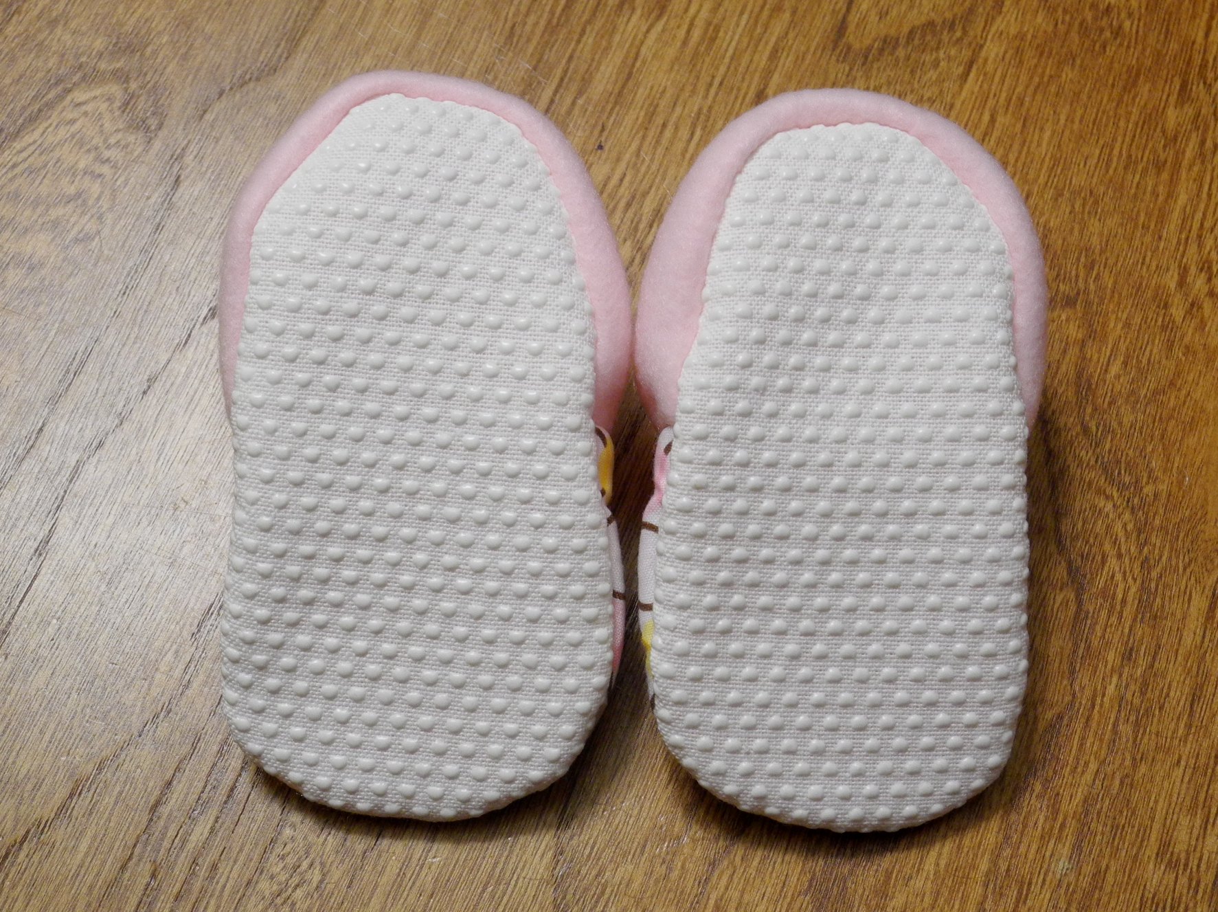 Toddler Size Pink Argyle With Button Flowers Fleece Baby Booties With